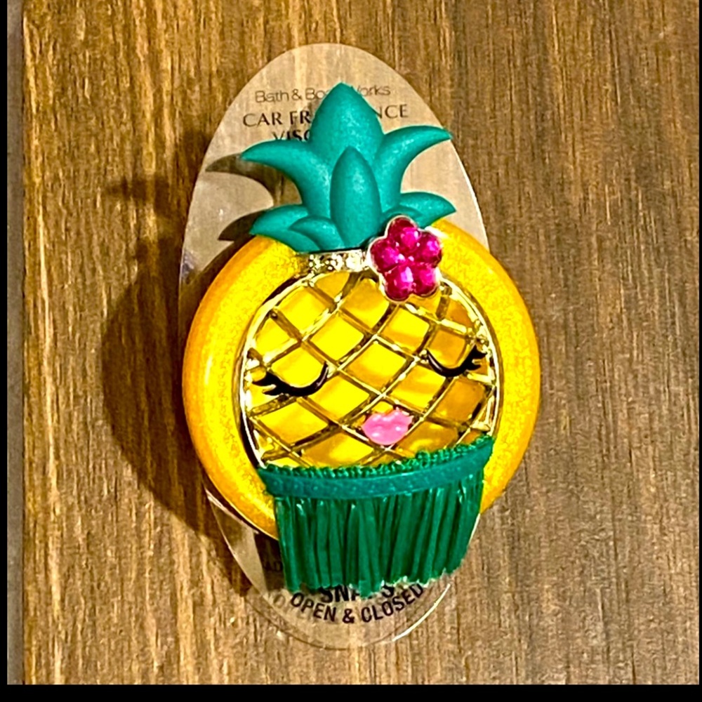 Pineapple 🍍 Car Visor Freshener & Refill Scent